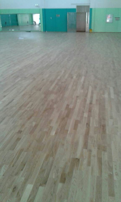 羽毛球館運(yùn)動(dòng)木地板施工案例 羽毛球館運(yùn)動(dòng)木地板施工案例