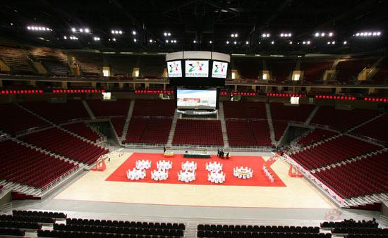 運(yùn)動(dòng)木地板.jpg 運(yùn)動(dòng)木地板.jpg