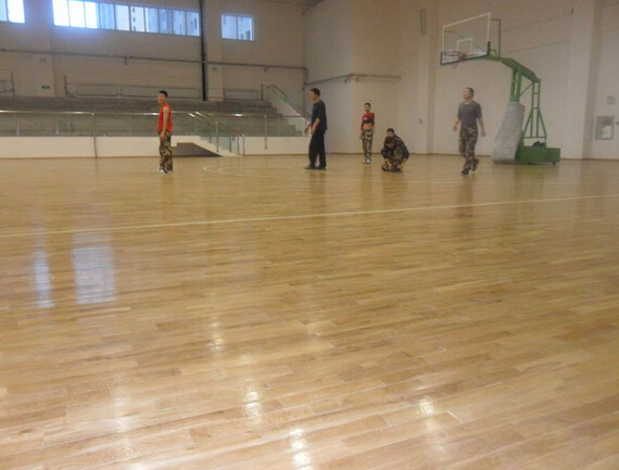 運(yùn)動(dòng)地板