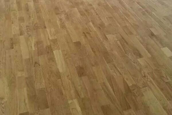 選擇較好的運(yùn)動木地板的方法