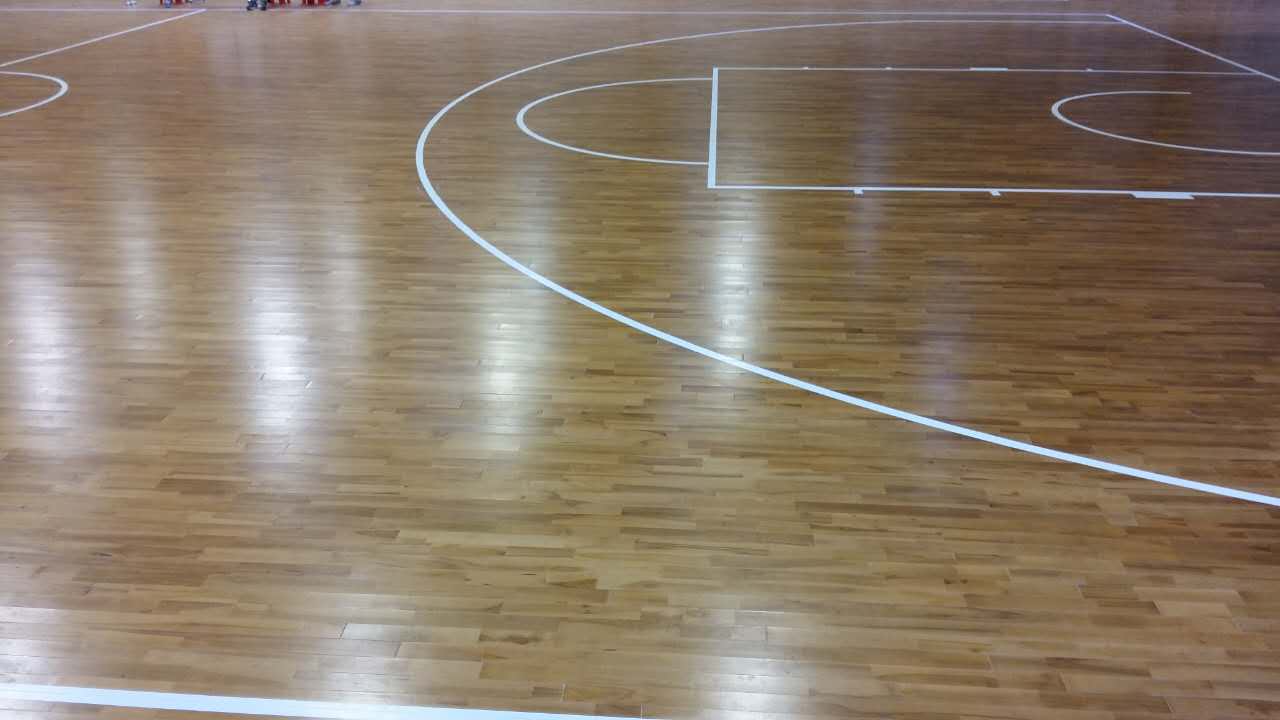 運(yùn)動木地板漆層對地板的作用