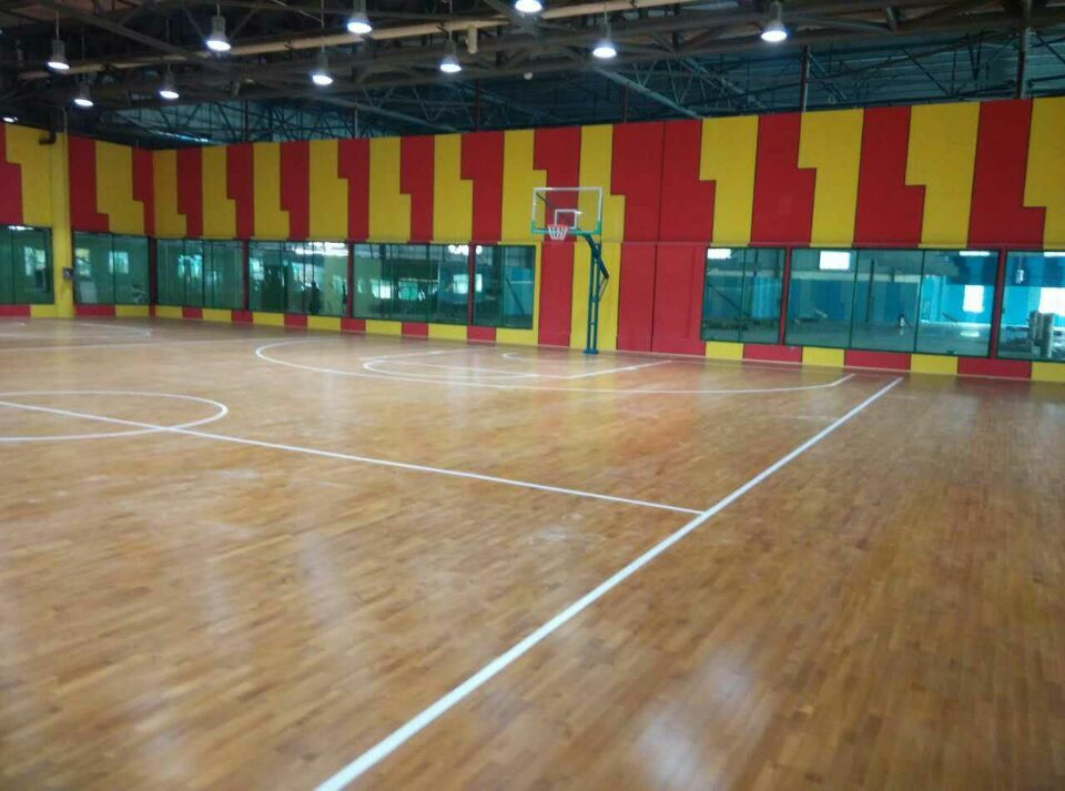 當(dāng)實(shí)木運(yùn)動(dòng)地板成為行業(yè)化步伐的專(zhuān)屬代名詞