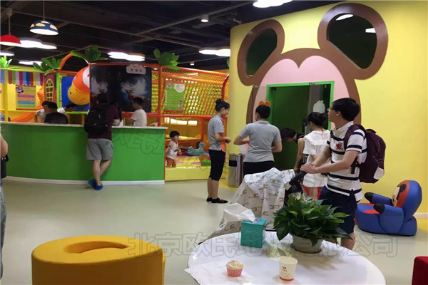 運(yùn)動(dòng)地膠