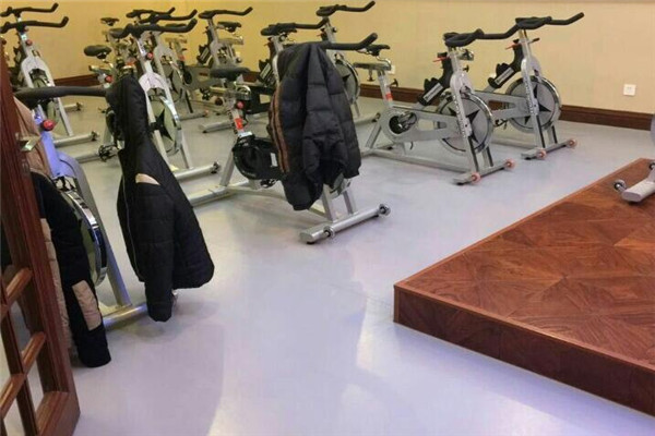 運(yùn)動(dòng)地膠