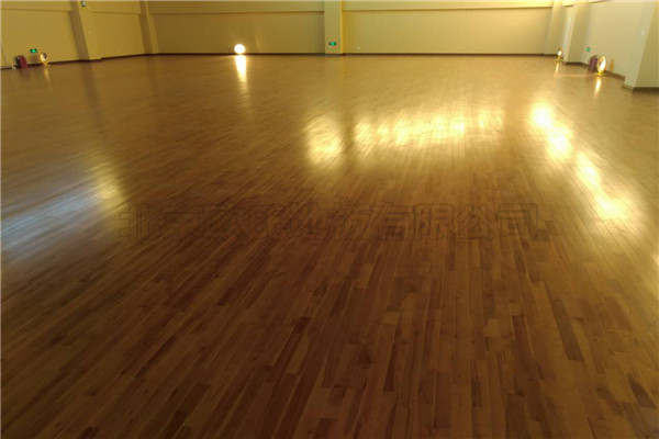運(yùn)動(dòng)木地板