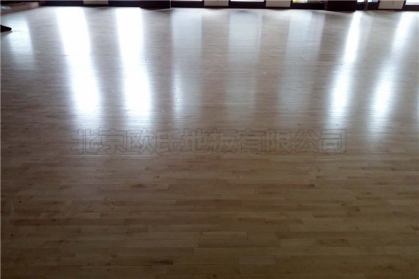 運(yùn)動(dòng)木地板