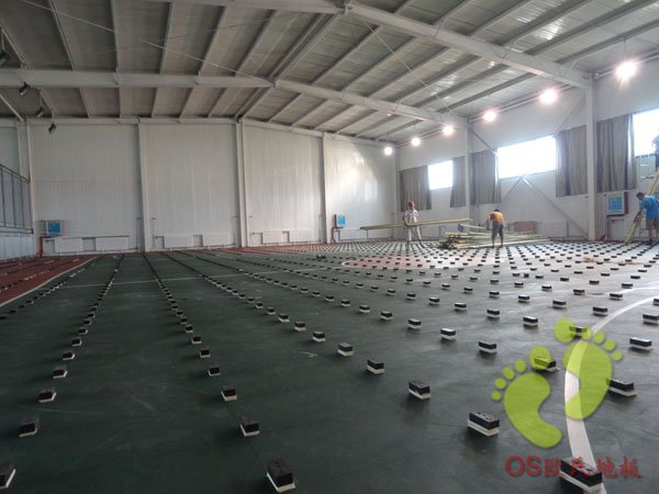 呼和浩特少年宮體育館籃球場(chǎng)運(yùn)動(dòng)木地板鋪設(shè)