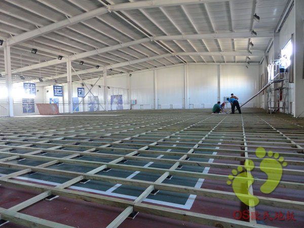 呼和浩特少年宮體育館籃球場(chǎng)運(yùn)動(dòng)木地板鋪設(shè)