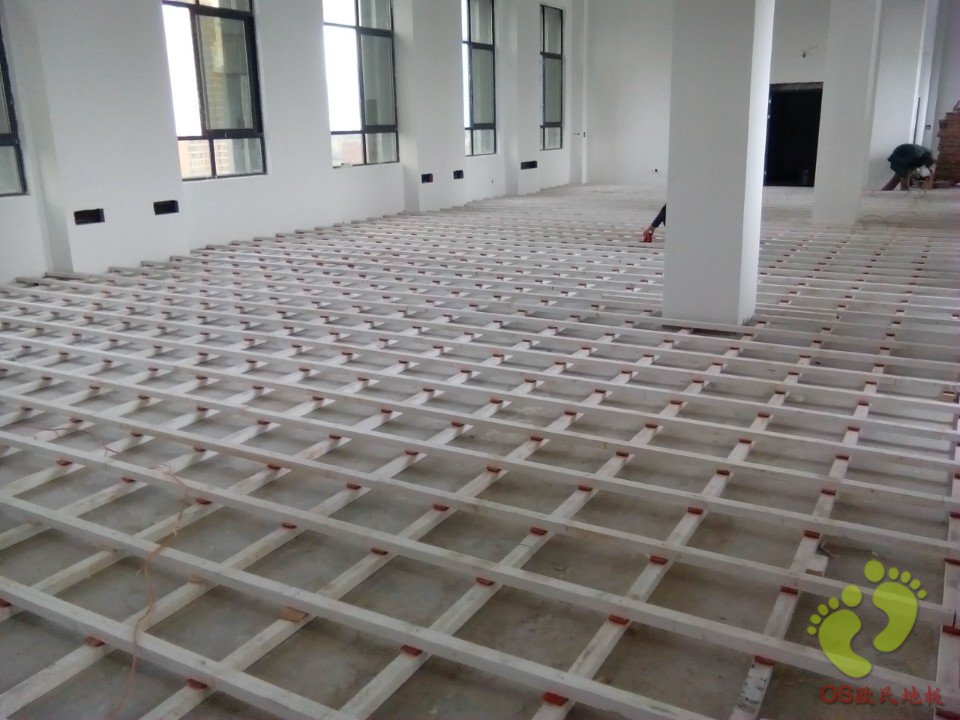 仁懷市財(cái)政局業(yè)務(wù)大樓運(yùn)動(dòng)木地板鋪設(shè)