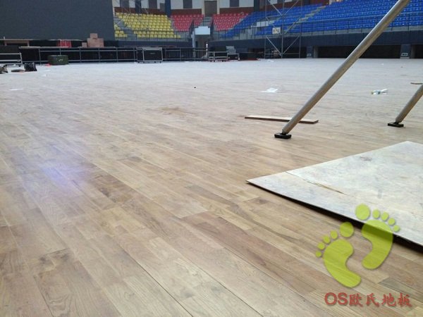 璧山中學運動木地板鋪設(shè)