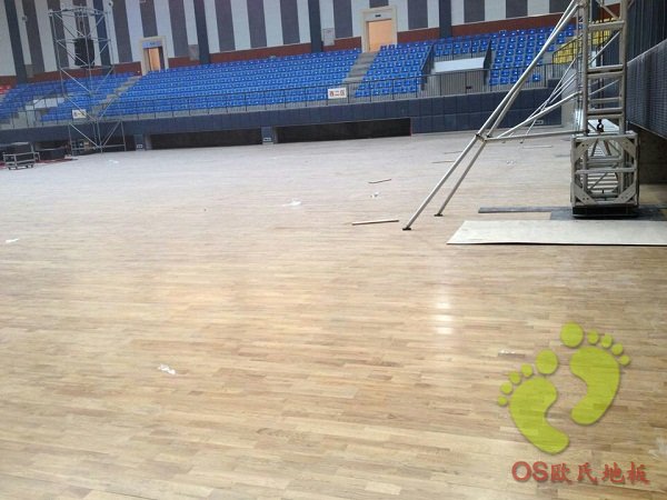 璧山中學運動木地板鋪設(shè)